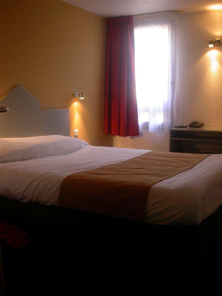 Logis Des Trois Massifs Hotel Claix  Exterior foto